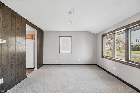 157 Warren Ave, Elyria, OH 44035 photo 6