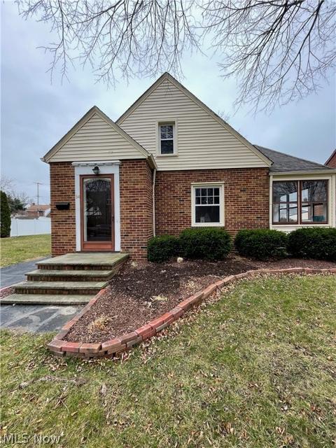 84 E 217th St, Euclid, OH 44123 photo 2