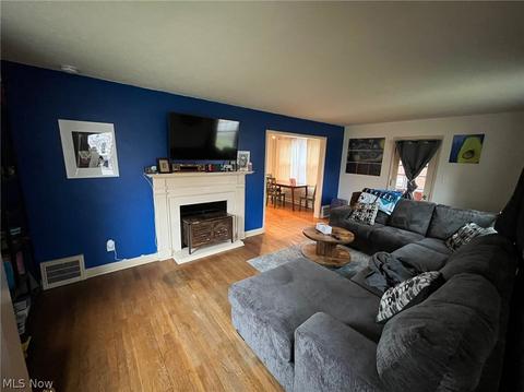 84 E 217th St, Euclid, OH 44123 photo 4