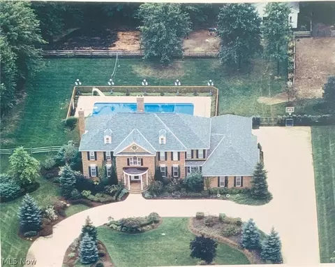 35150 Dorchester Rd, Gates Mills, OH 44040