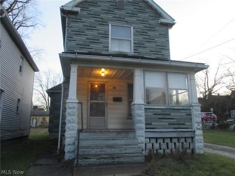 60 Elm St, Struthers, OH 44471 photo 1