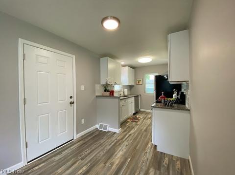 761 E 266th St, Euclid, OH 44132 photo 5