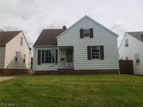 21206 Kenyon Dr, Maple Heights, OH 44137