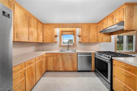 14308 S Main St, Beloit, OH 44609 photo 6