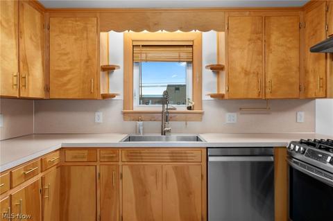 14308 S Main St, Beloit, OH 44609 photo 5