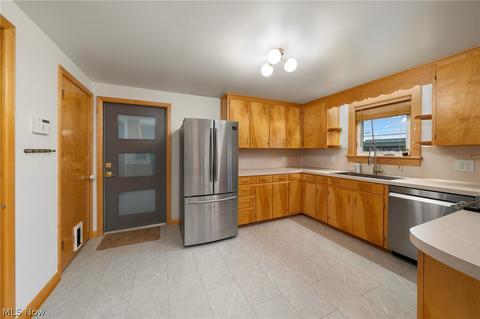 14308 S Main St, Beloit, OH 44609 photo 7
