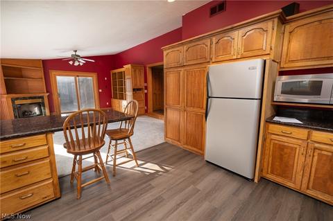220 E 14th St, Dover, OH 44622 photo 8