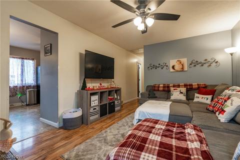 941 Ute Ave, Akron, OH 44305 photo 5