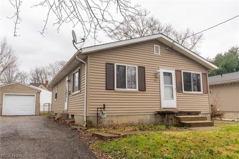 941 Ute Ave, Akron, OH 44305 photo 1