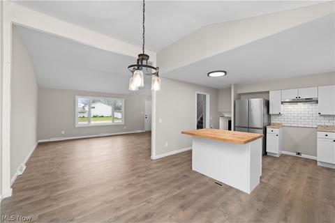 7812 List Ln, Parma, OH 44130 photo 9