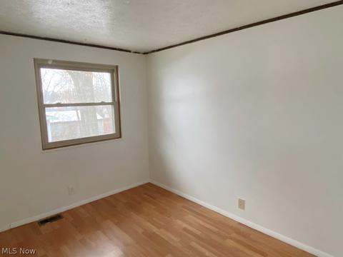 1065 Annapolis Ave, Akron, OH 44310 photo 8