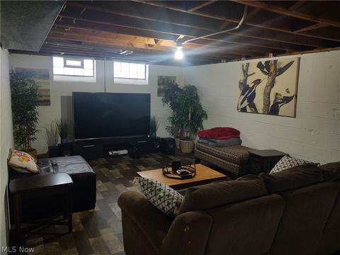 8918 Biddulph Rd, Brooklyn, OH 44144 photo 10