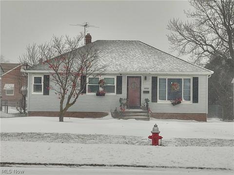 8918 Biddulph Rd, Brooklyn, OH 44144 photo 1