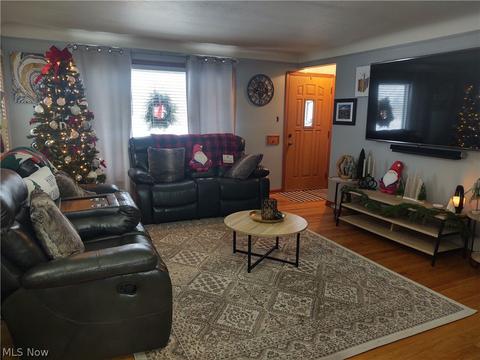 8918 Biddulph Rd, Brooklyn, OH 44144 photo 5