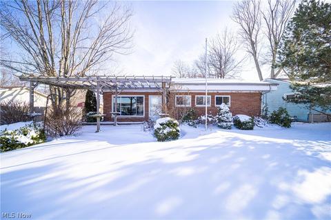 930 Westshore Dr, Ashtabula, OH 44004 photo 1