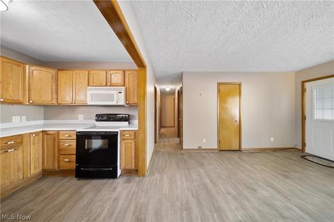 930 Westshore Dr, Ashtabula, OH 44004 photo 8