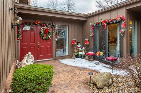 440 Pond Run, Aurora, OH 44202 photo 3