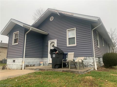 2306 Scotland Dr, Akron, OH 44305 photo 3