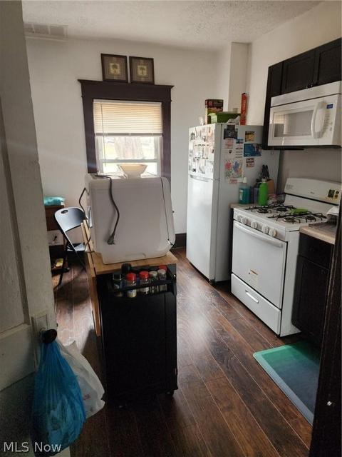 156 Park Ave, Struthers, OH 44471 photo 6
