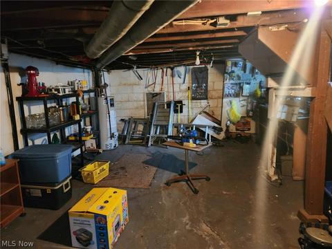 156 Park Ave, Struthers, OH 44471 photo 9