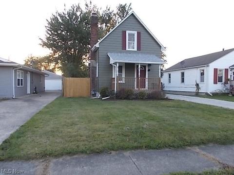 121 Warren Ave, Elyria, OH 44035 photo 2