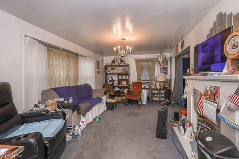 18219 Libby Rd, Maple Heights, OH 44137 photo 10