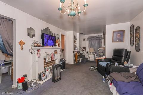 18219 Libby Rd, Maple Heights, OH 44137 photo 8