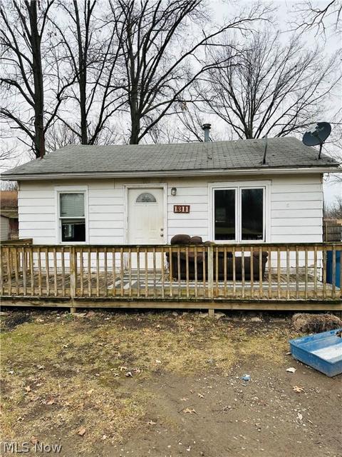 1311 E 36th Ave, Lorain, OH 44055 photo 1