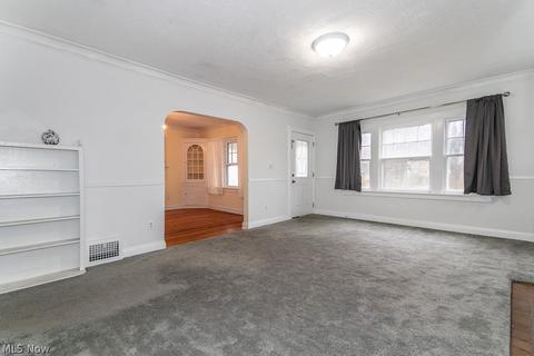 141 E 216th St, Euclid, OH 44123 photo 10