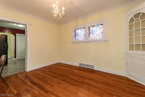 141 E 216th St, Euclid, OH 44123 photo 9