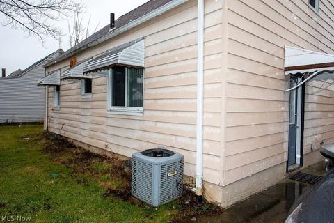86 Renee Dr, Struthers, OH 44471 photo 9