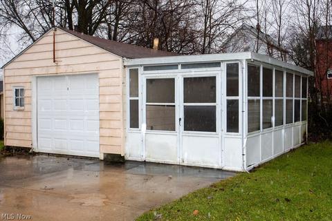 86 Renee Dr, Struthers, OH 44471 photo 6