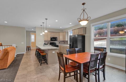 432 E Mohawk Dr, Malvern, OH 44644 photo 8