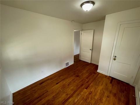 647 E Wilbeth Rd, Akron, OH 44306 photo 9