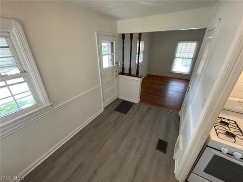 647 E Wilbeth Rd, Akron, OH 44306 photo 6