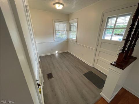 647 E Wilbeth Rd, Akron, OH 44306 photo 5