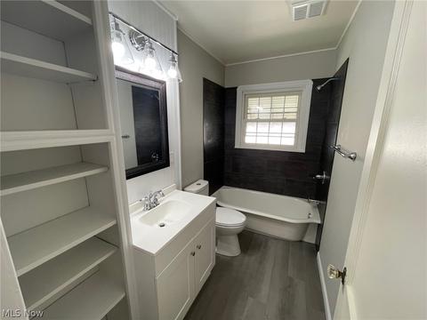 647 E Wilbeth Rd, Akron, OH 44306 photo 13
