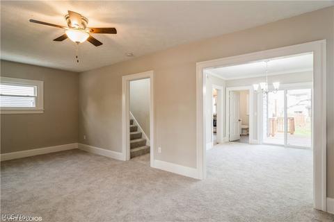 318 Cambridge Ave, Elyria, OH 44035 photo 4