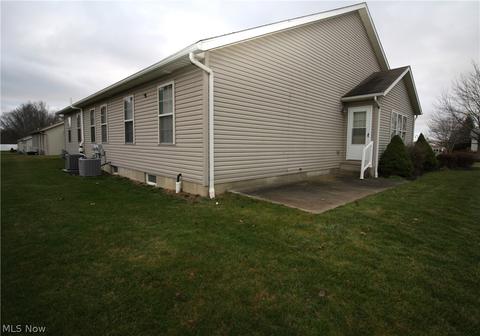 2390 Wright State Dr SE, Massillon, OH 44646 photo 4