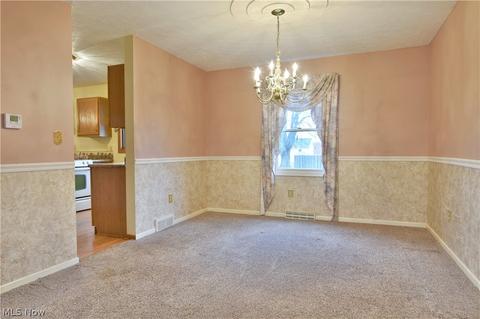 623 W Harvey St, Struthers, OH 44471 photo 10