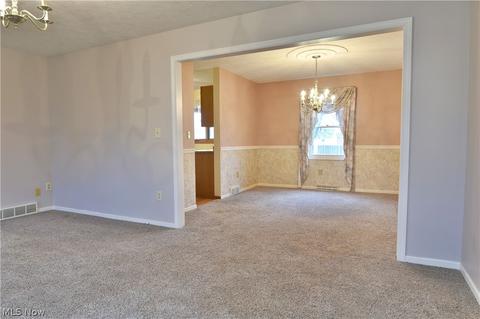 623 W Harvey St, Struthers, OH 44471 photo 7
