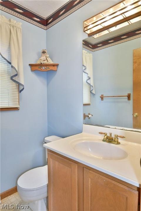 623 W Harvey St, Struthers, OH 44471 photo 18