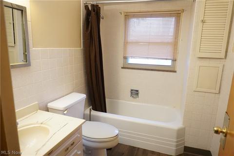 7525 State Rd, Parma, OH 44134 photo 10