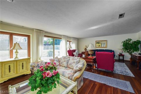 349 Hamilton Cir, Elyria, OH 44035 photo 20