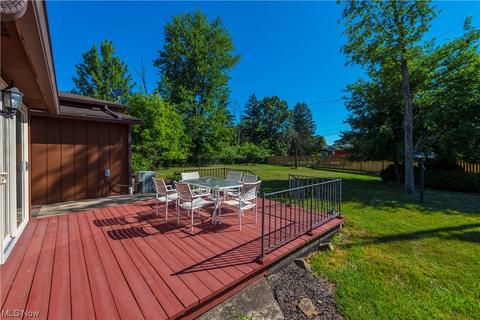349 Hamilton Cir, Elyria, OH 44035 photo 4