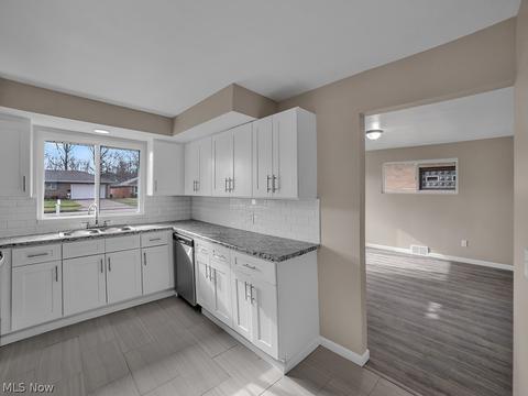 517 High St, Elyria, OH 44035 photo 5