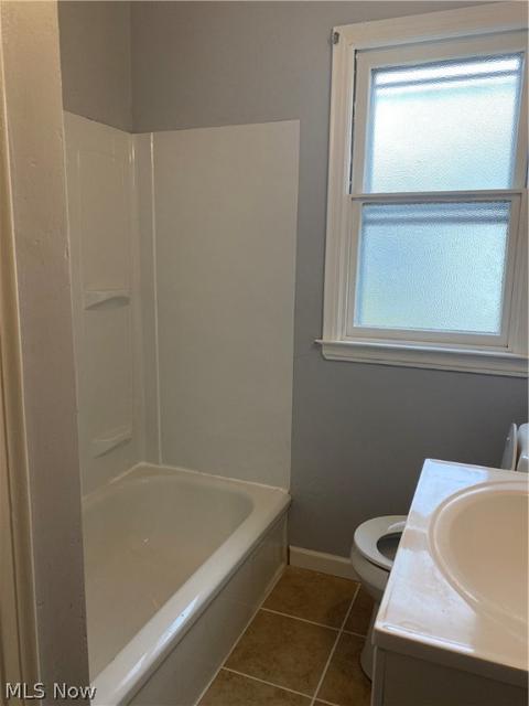 2502 E 38th St, Lorain, OH 44055 photo 10