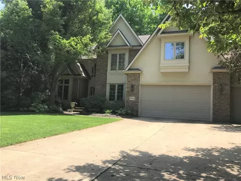 9346 Ivan Pl, Mentor, OH 44060 photo 1