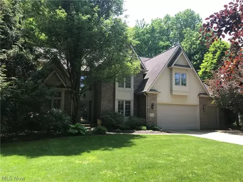 9346 Ivan Pl, Mentor, OH 44060 photo 4