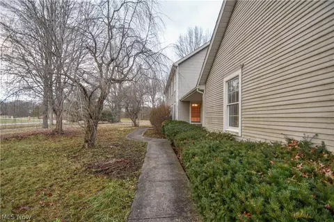 6901 Killdeer Dr, Canfield, OH 44406 photo 4